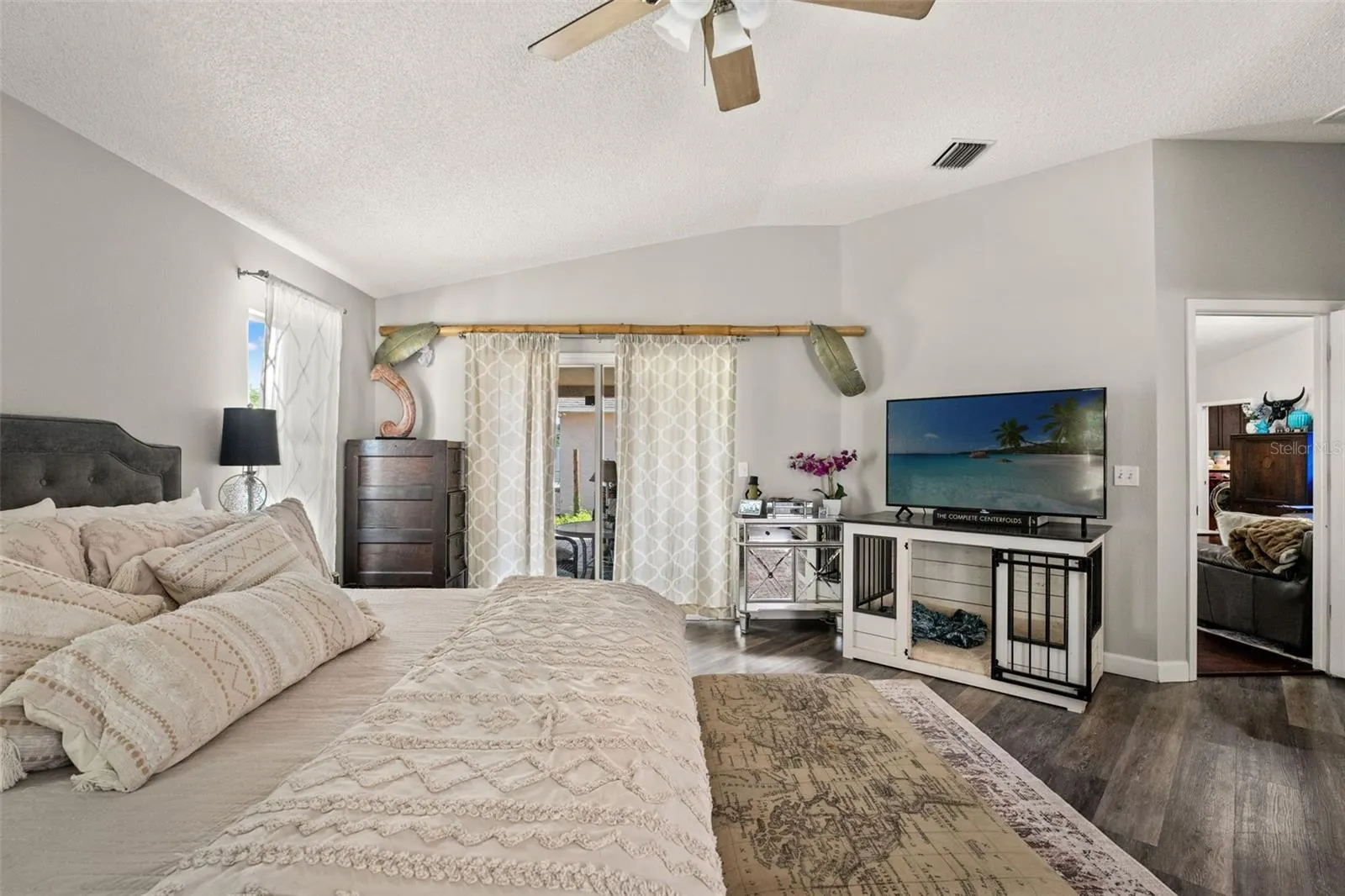 519 CYPRESS VIEW DR