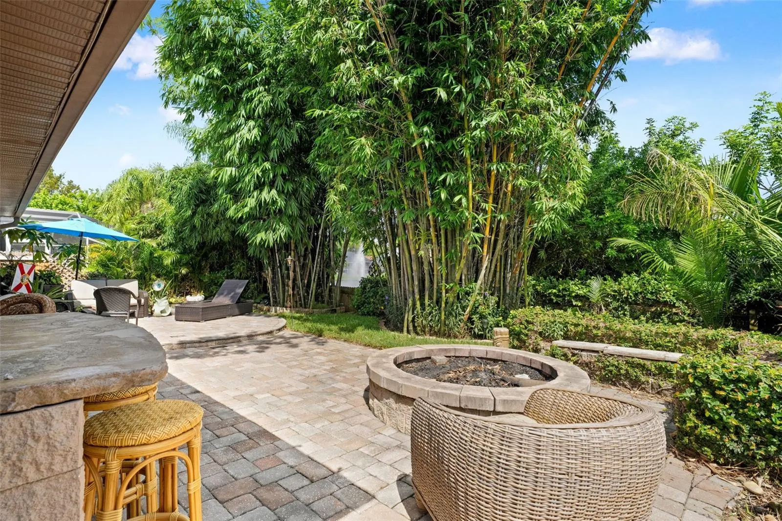 519 CYPRESS VIEW DR