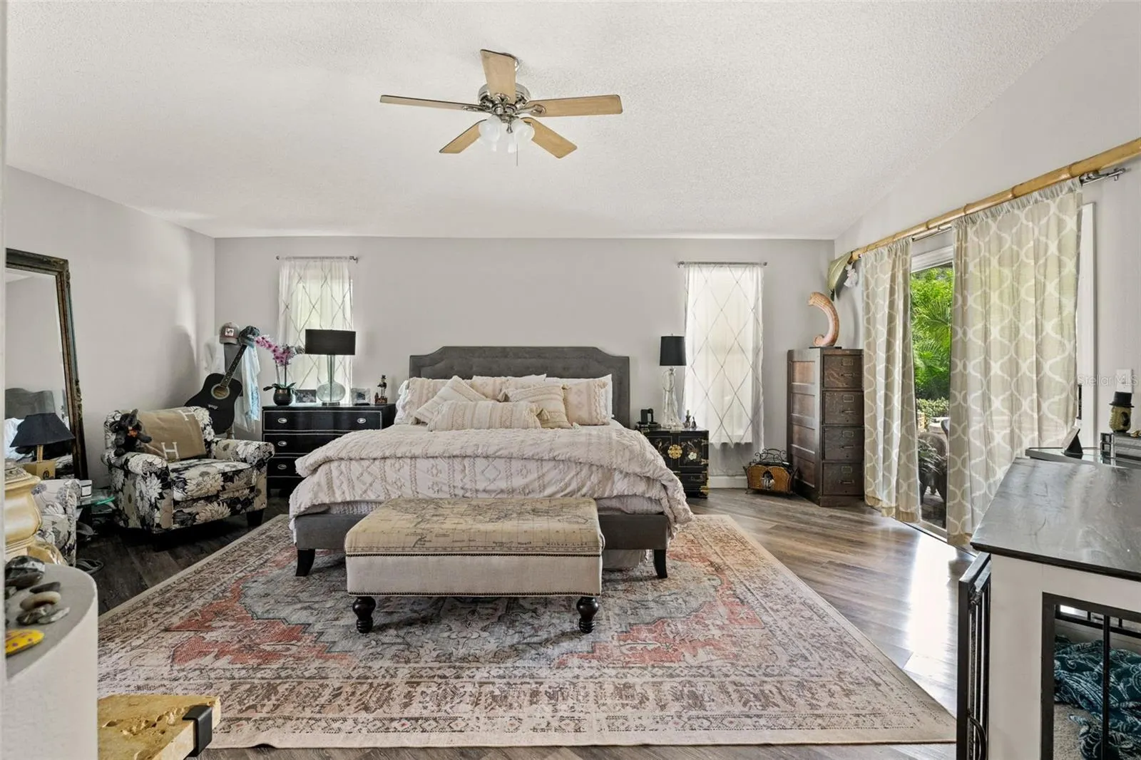 519 CYPRESS VIEW DR