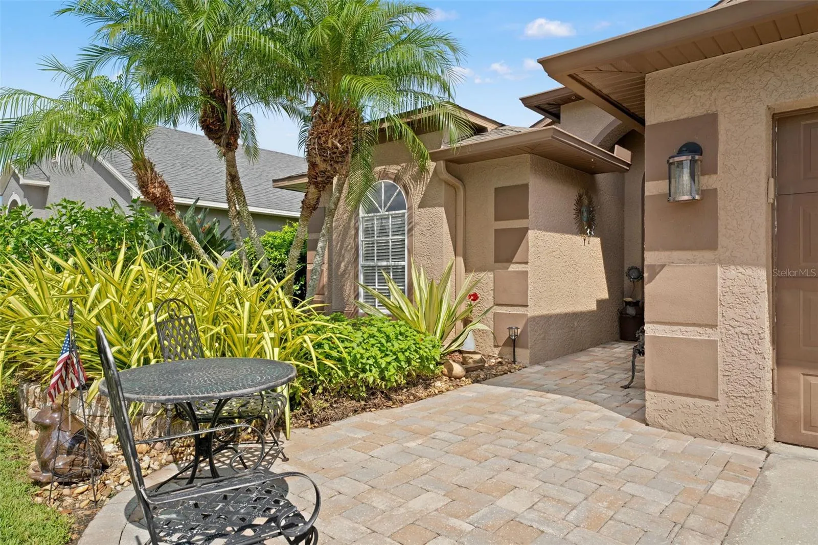 519 CYPRESS VIEW DR