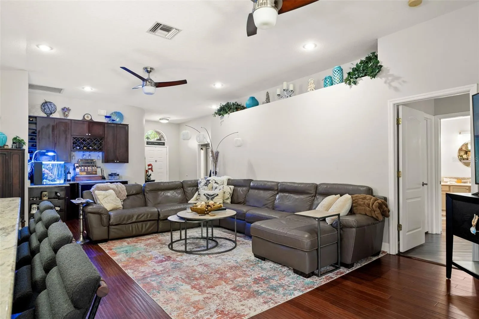 519 CYPRESS VIEW DR