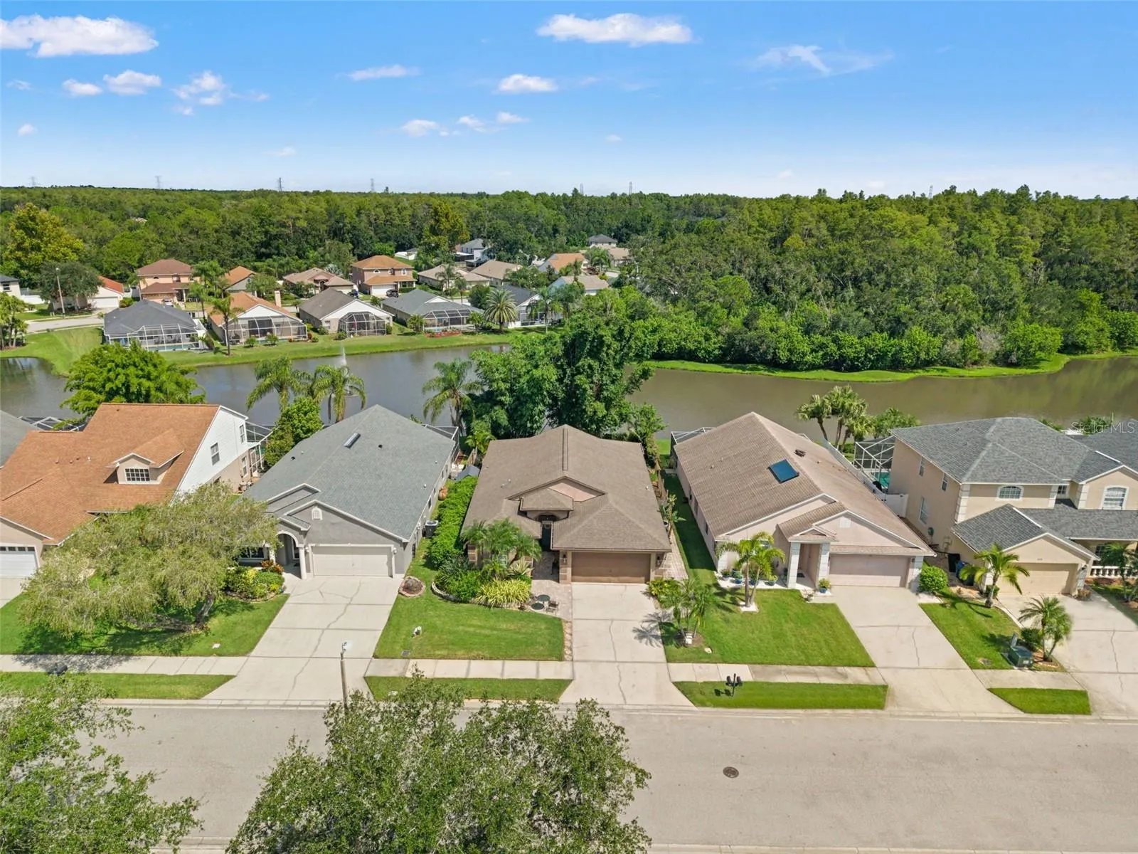 519 CYPRESS VIEW DR