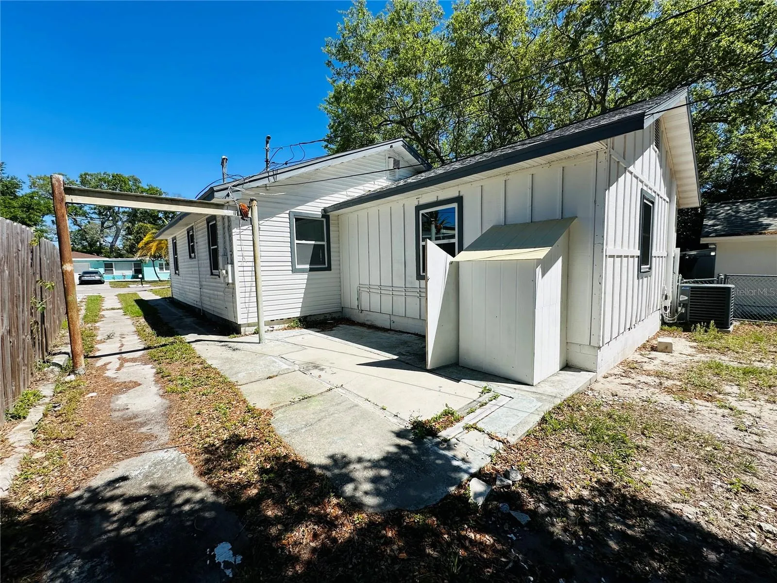 1225 BERMUDA ST