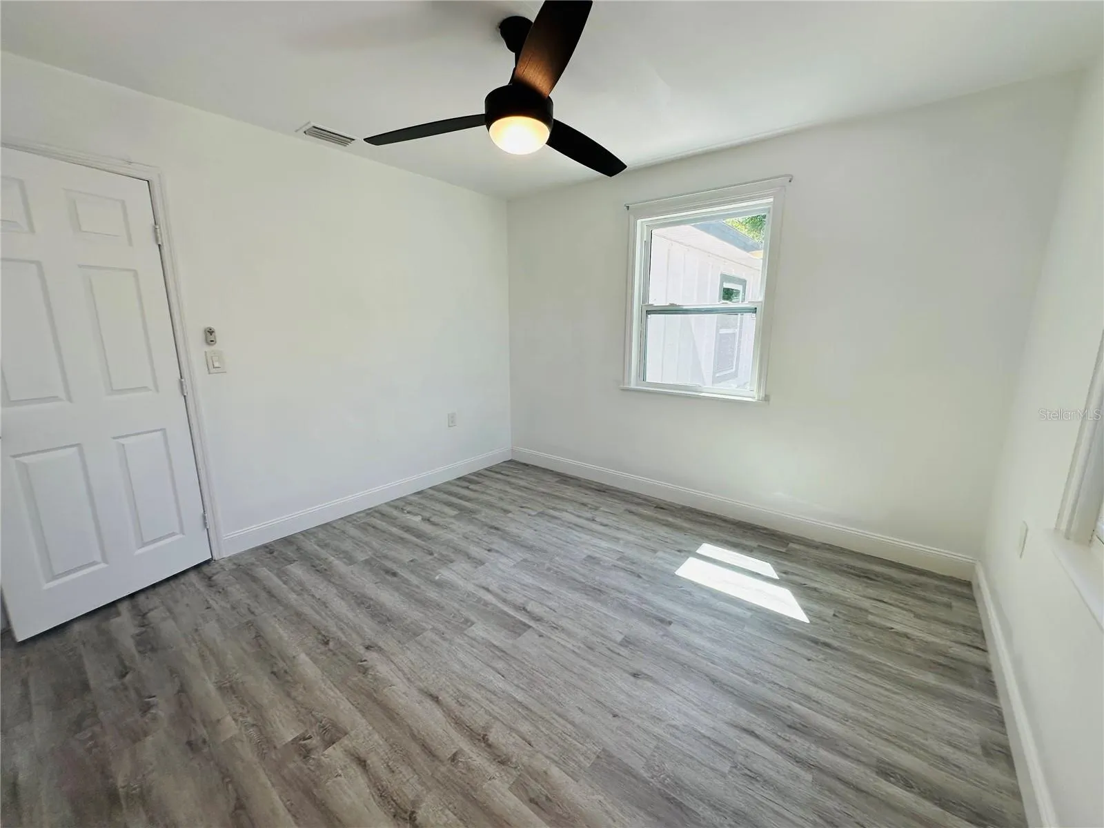 1225 BERMUDA ST