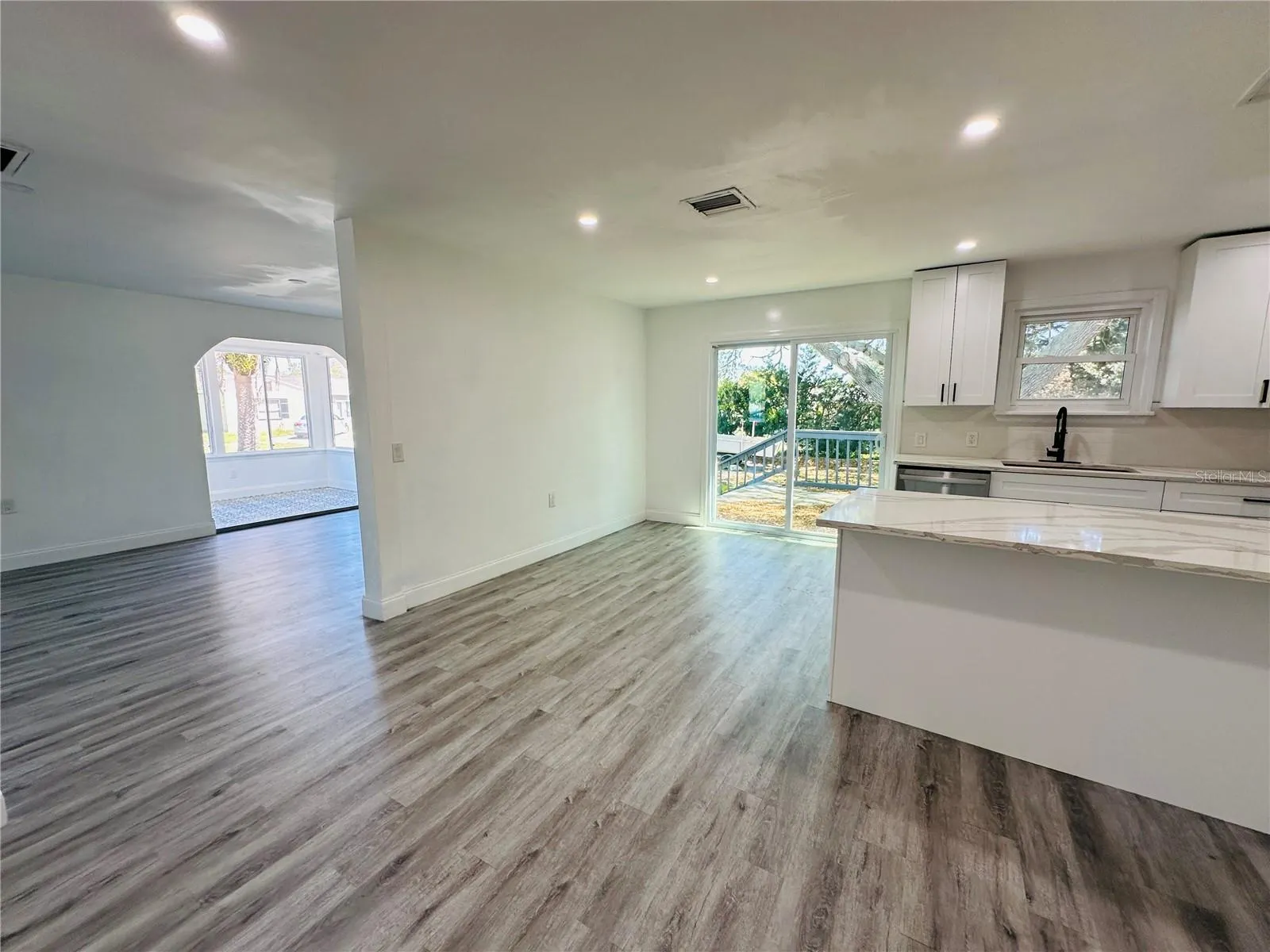 1225 BERMUDA ST