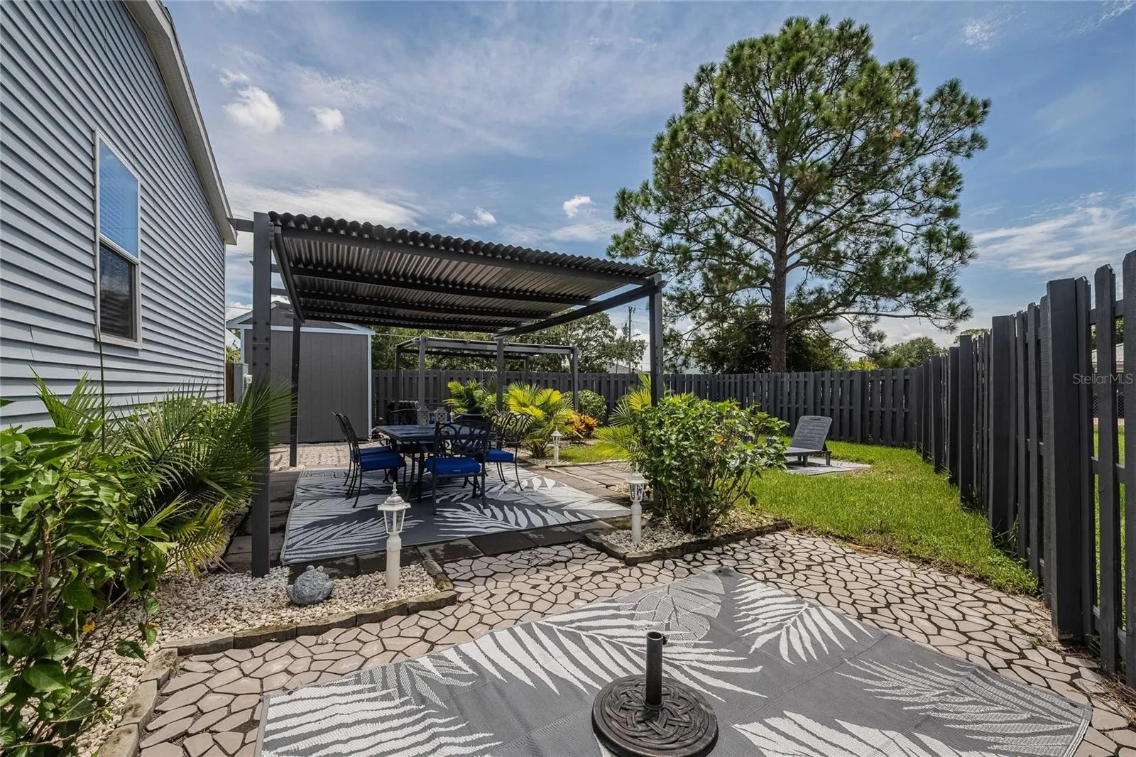 25294 CANTERBURY DR