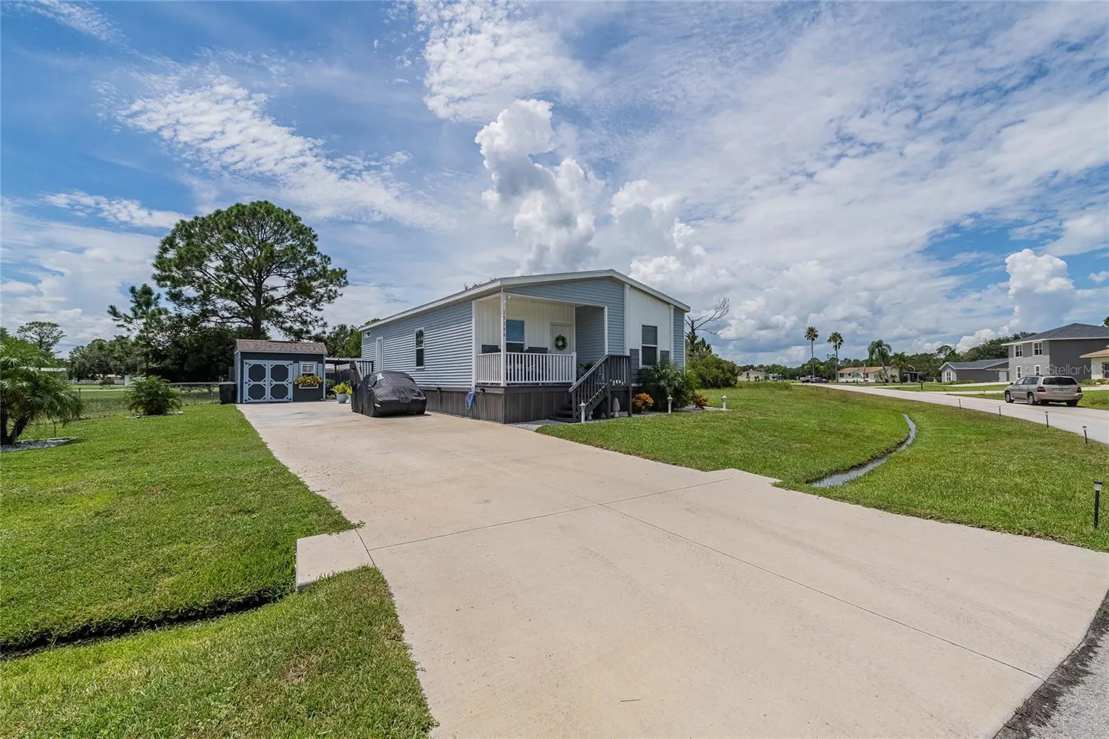 25294 CANTERBURY DR