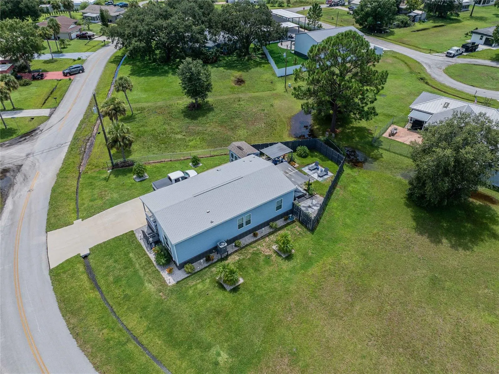 25294 CANTERBURY DR