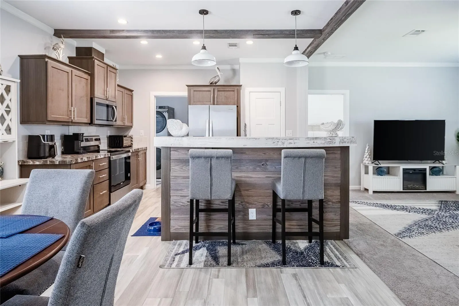 25294 CANTERBURY DR