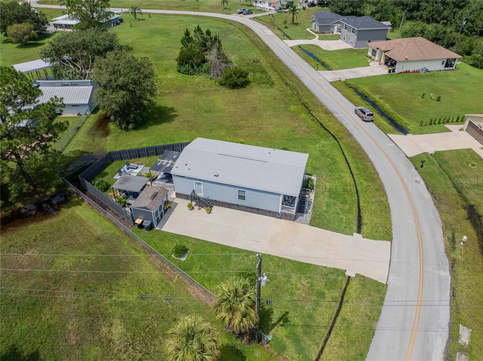 25294 CANTERBURY DR