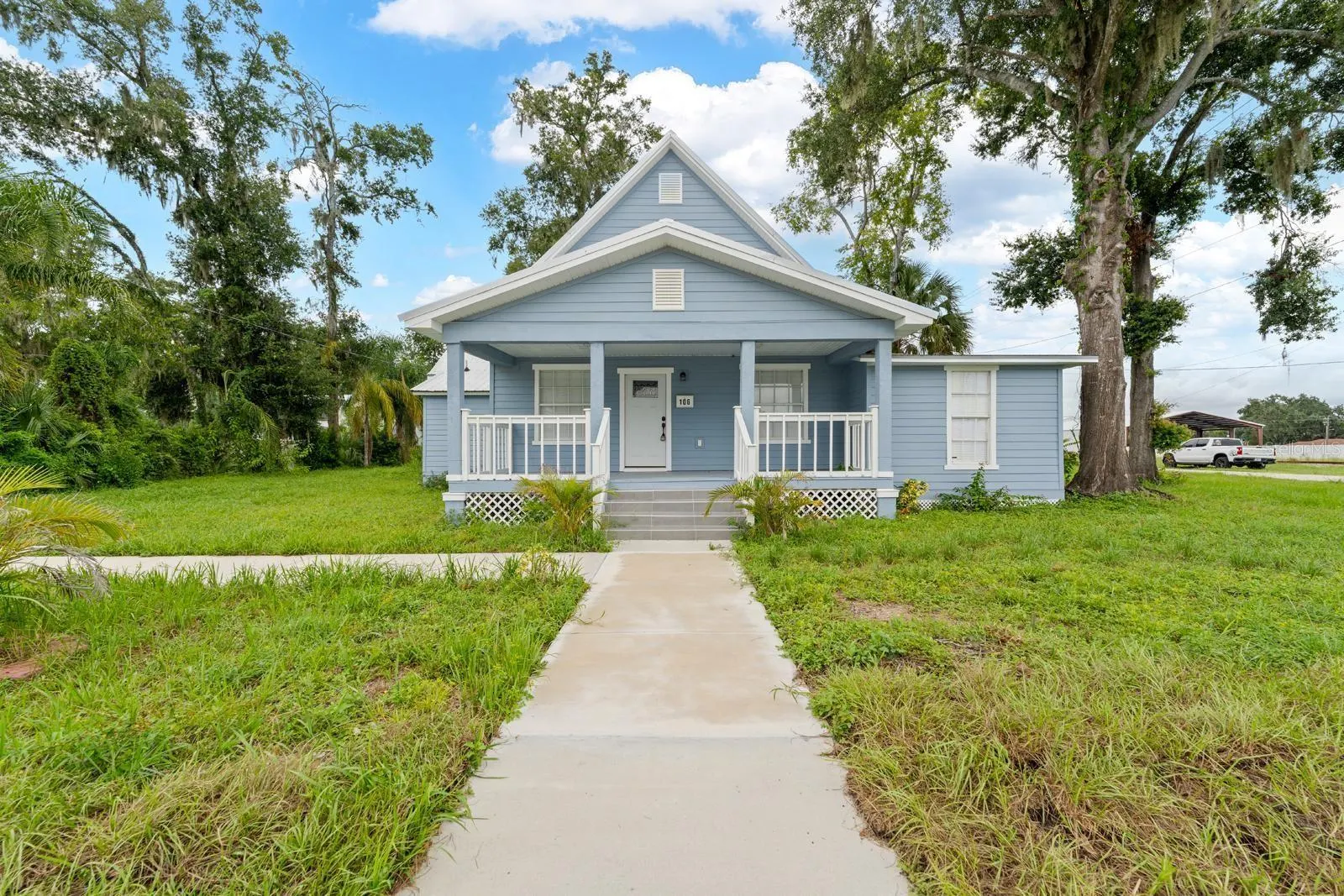 106 E CALHOUN ST