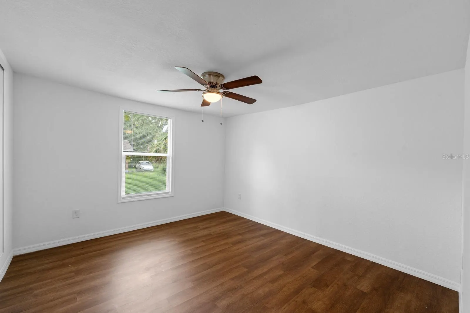 106 E CALHOUN ST