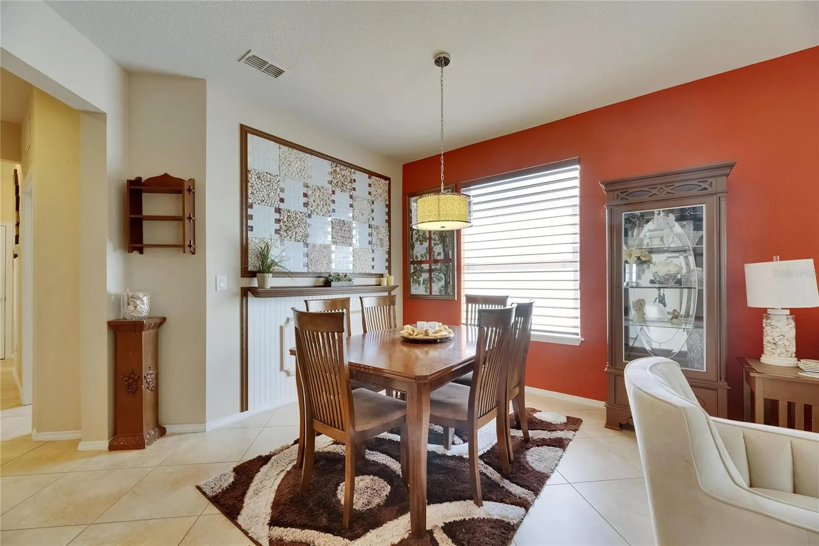 402 SENECA FALLS DR