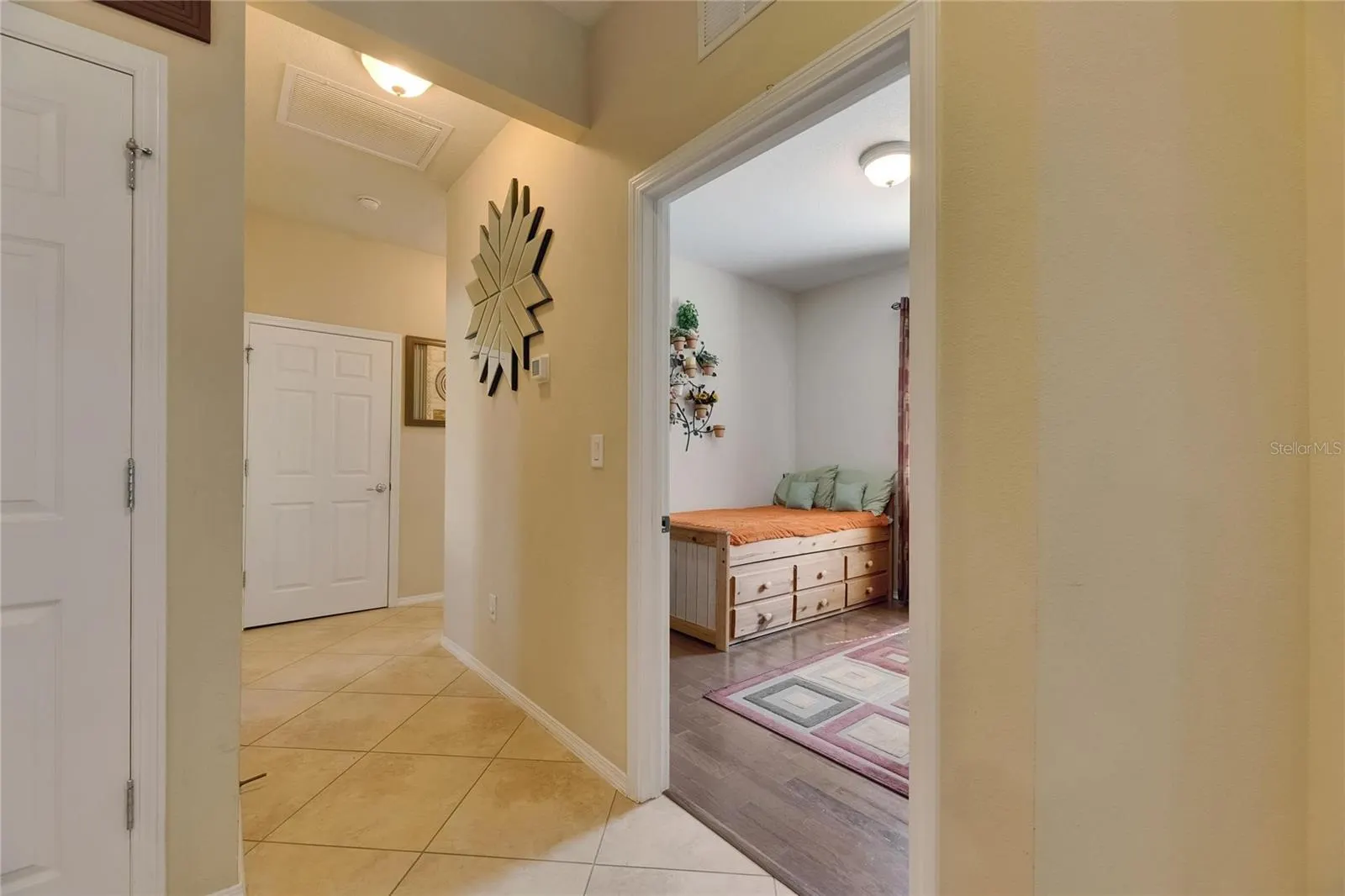402 SENECA FALLS DR