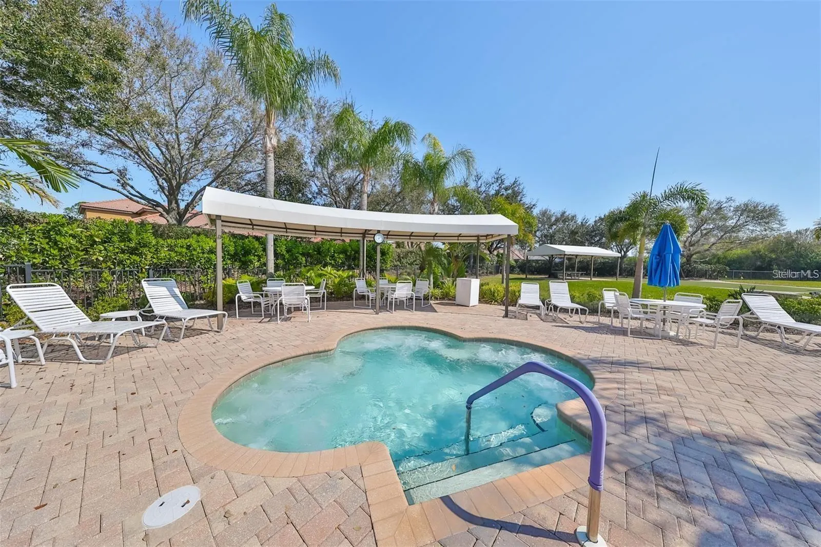 402 SENECA FALLS DR