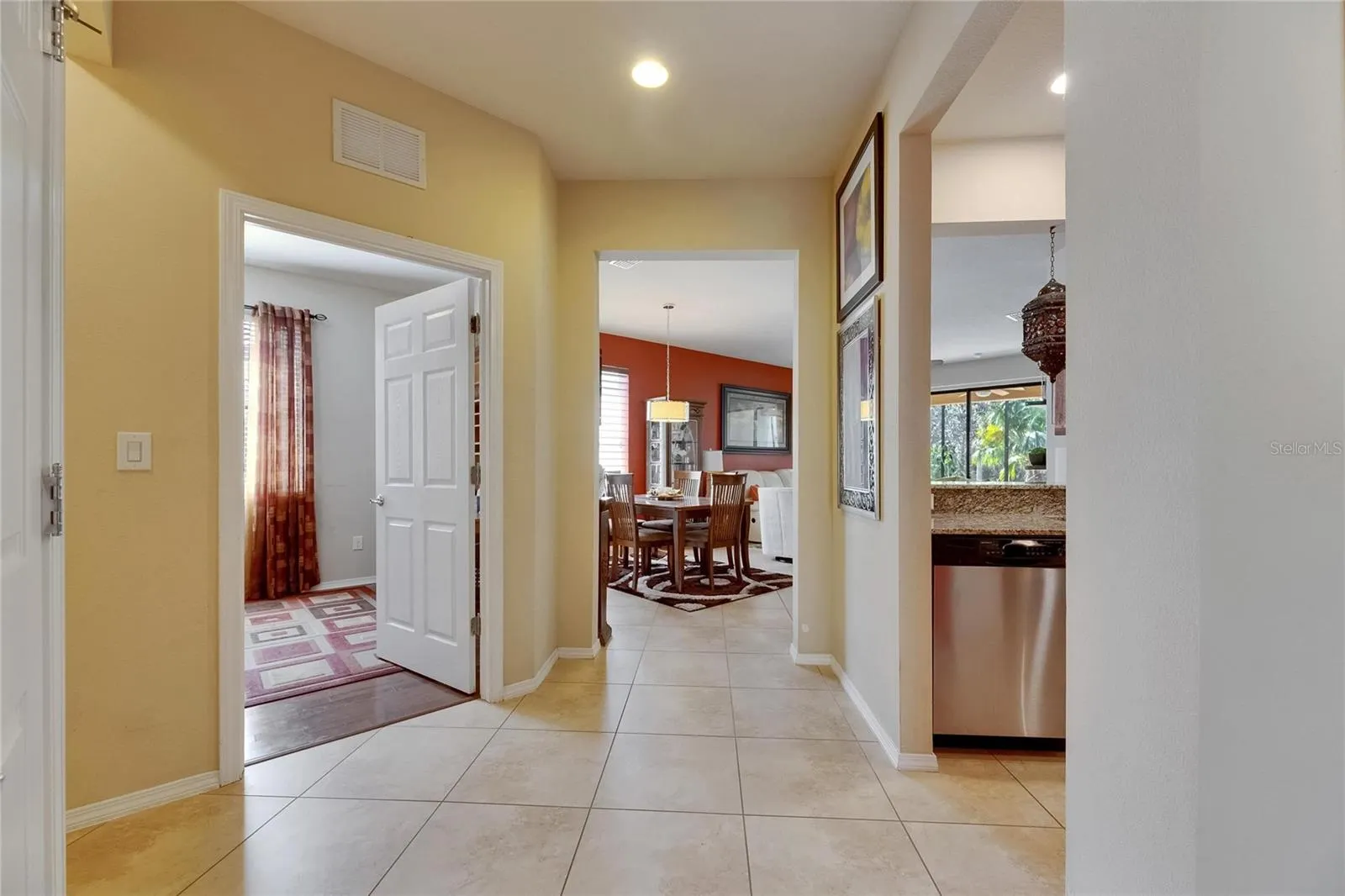 402 SENECA FALLS DR