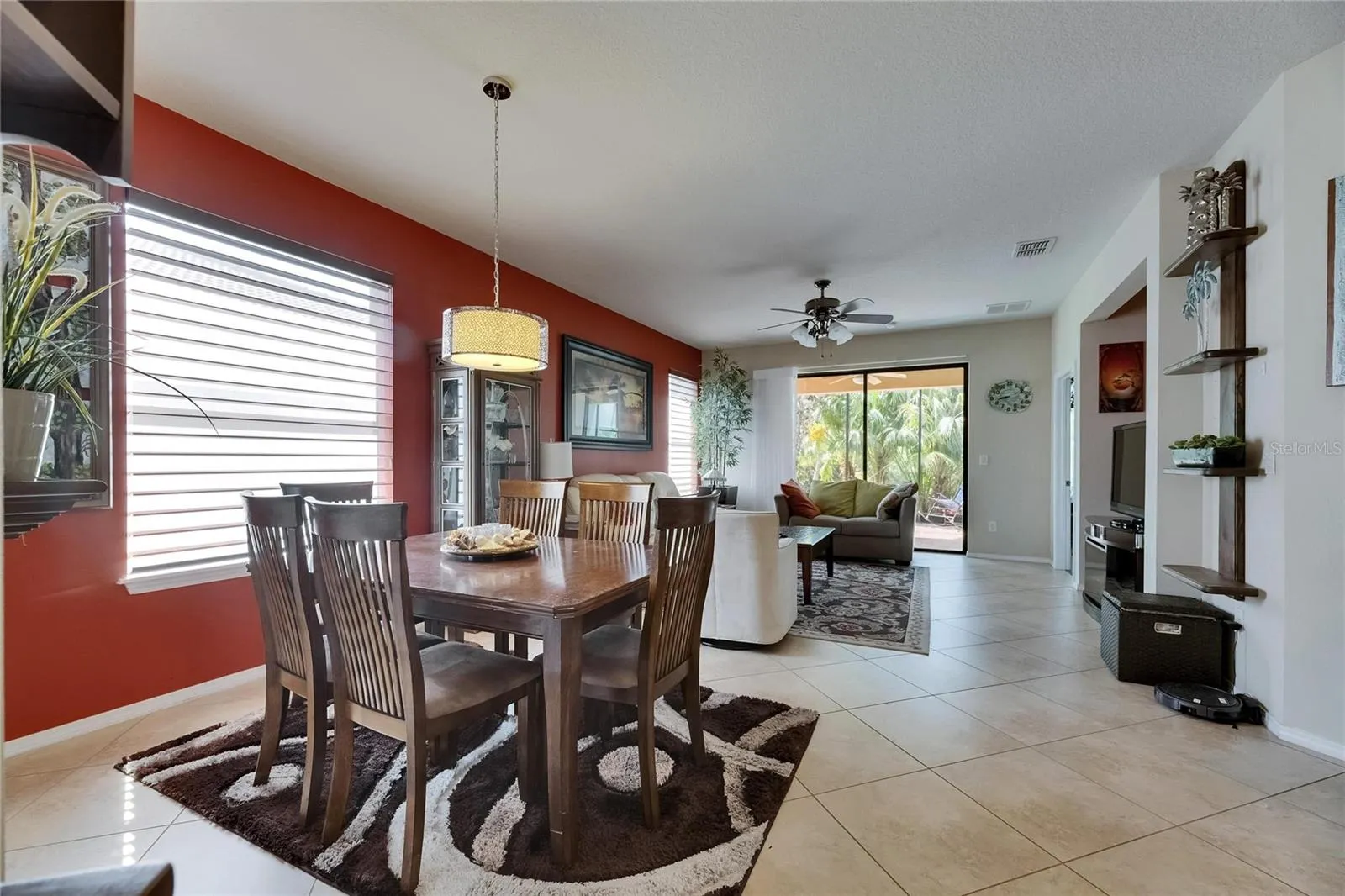 402 SENECA FALLS DR
