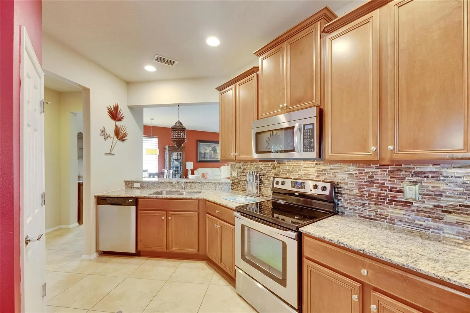 402 SENECA FALLS DR