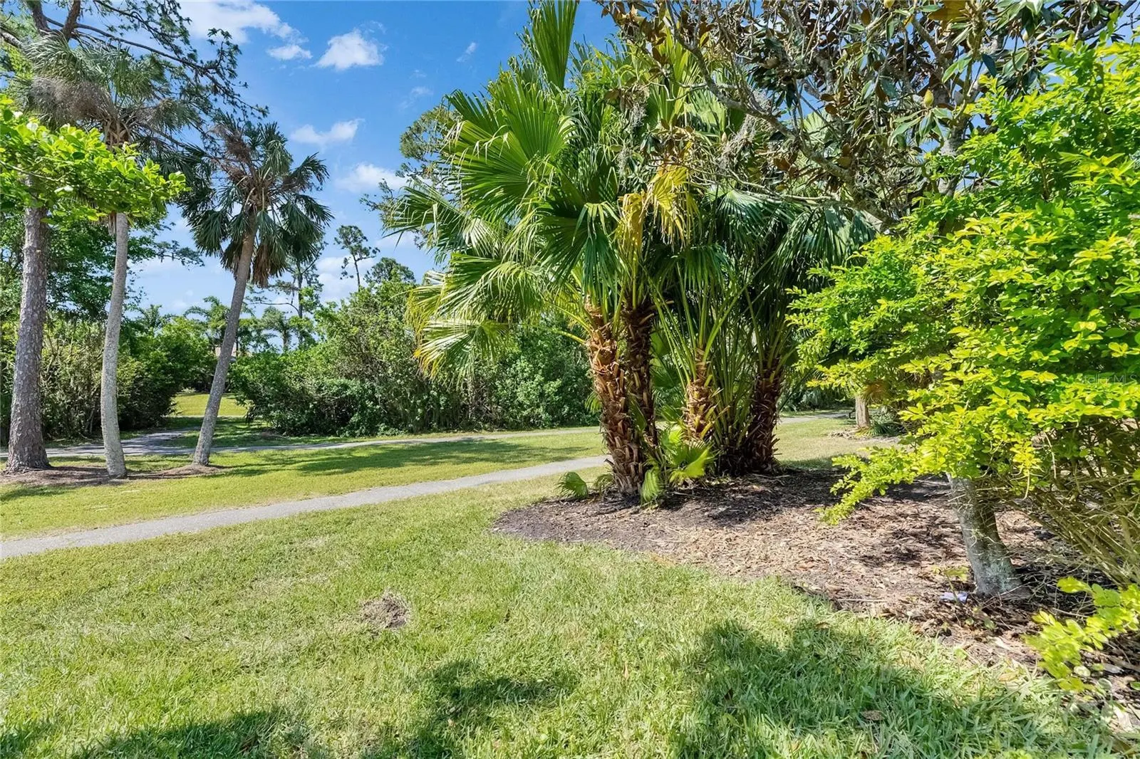 402 SENECA FALLS DR