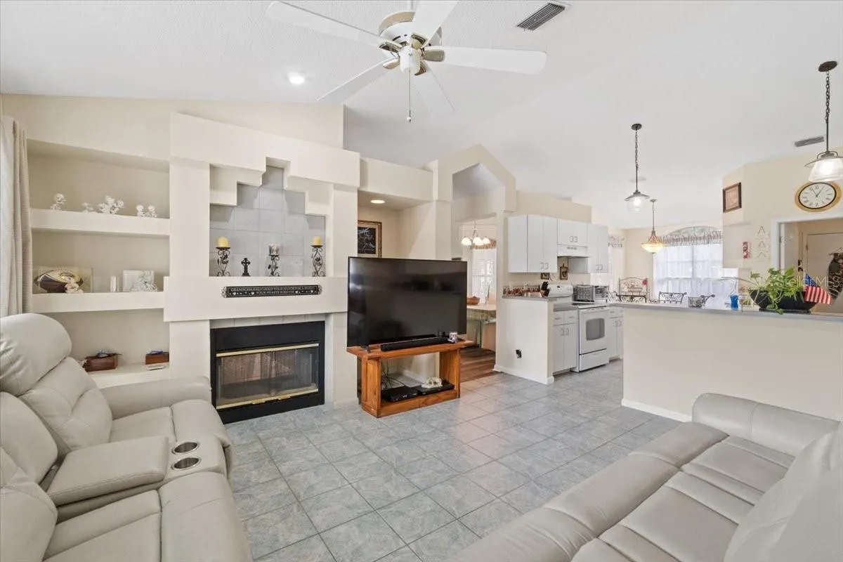 3319 SILVERPOND DR