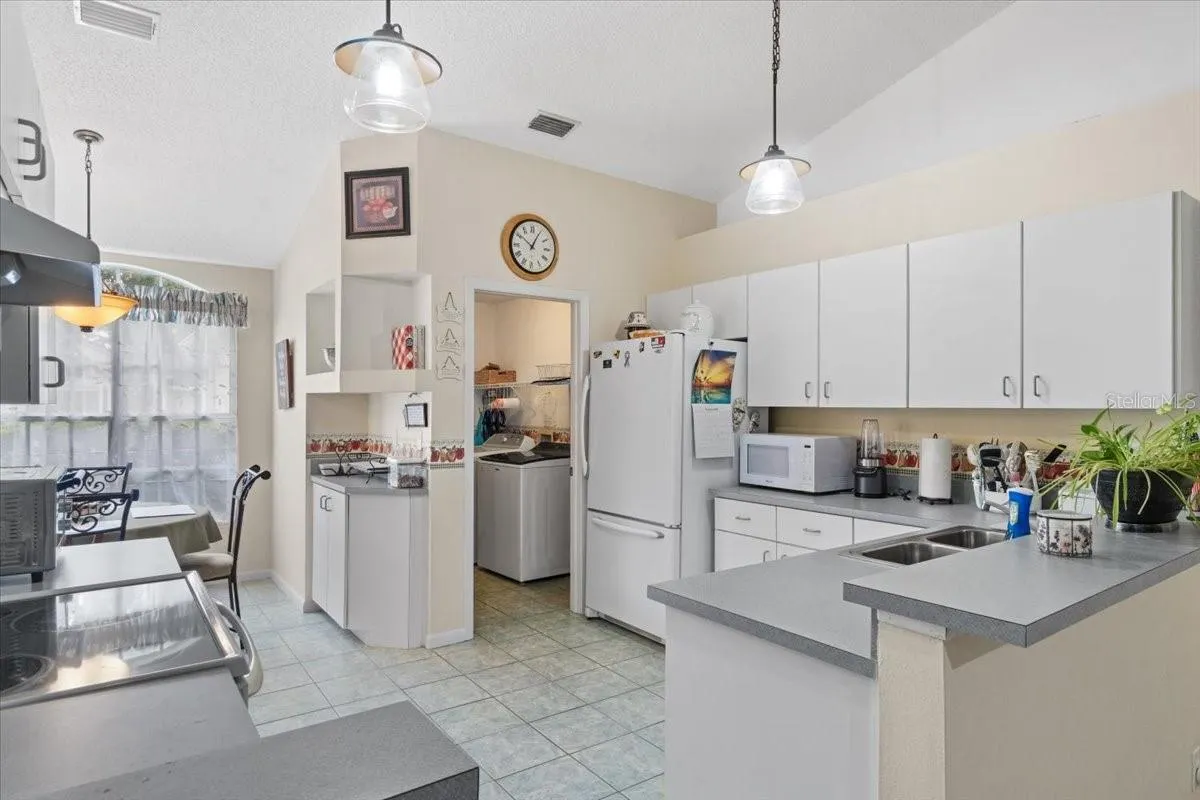 3319 SILVERPOND DR