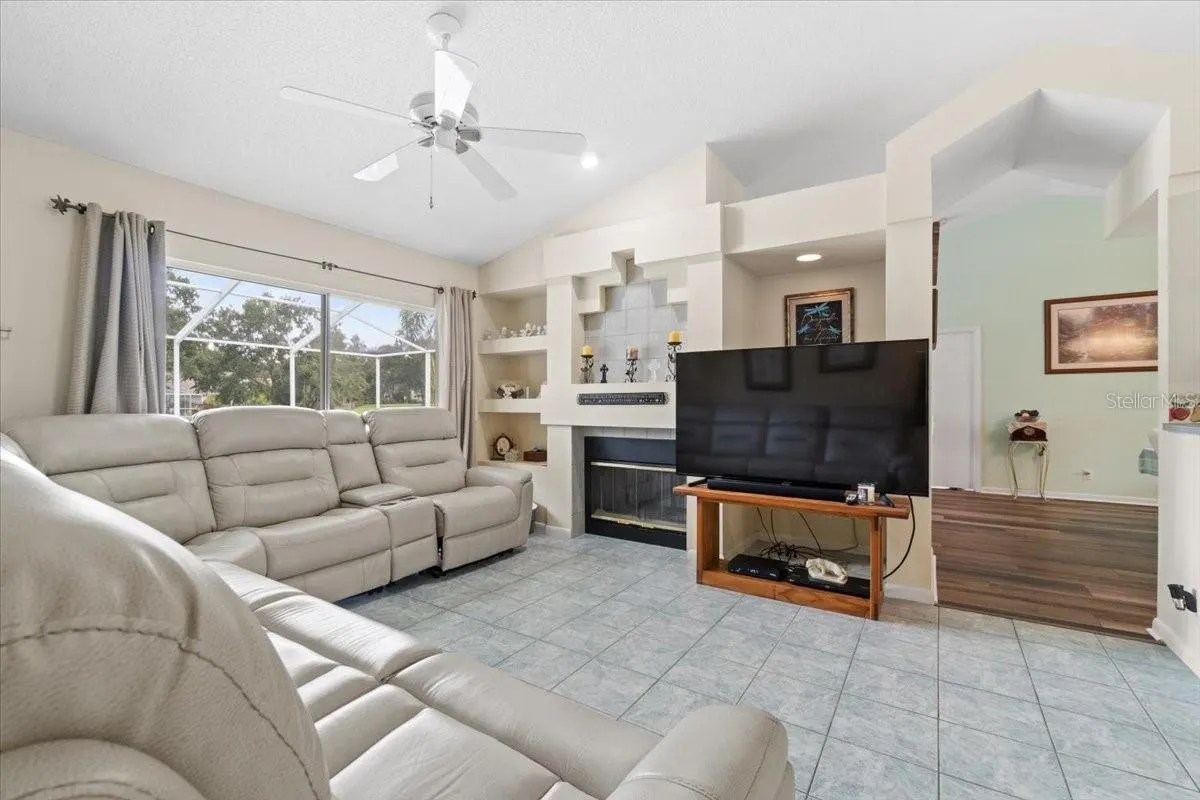 3319 SILVERPOND DR
