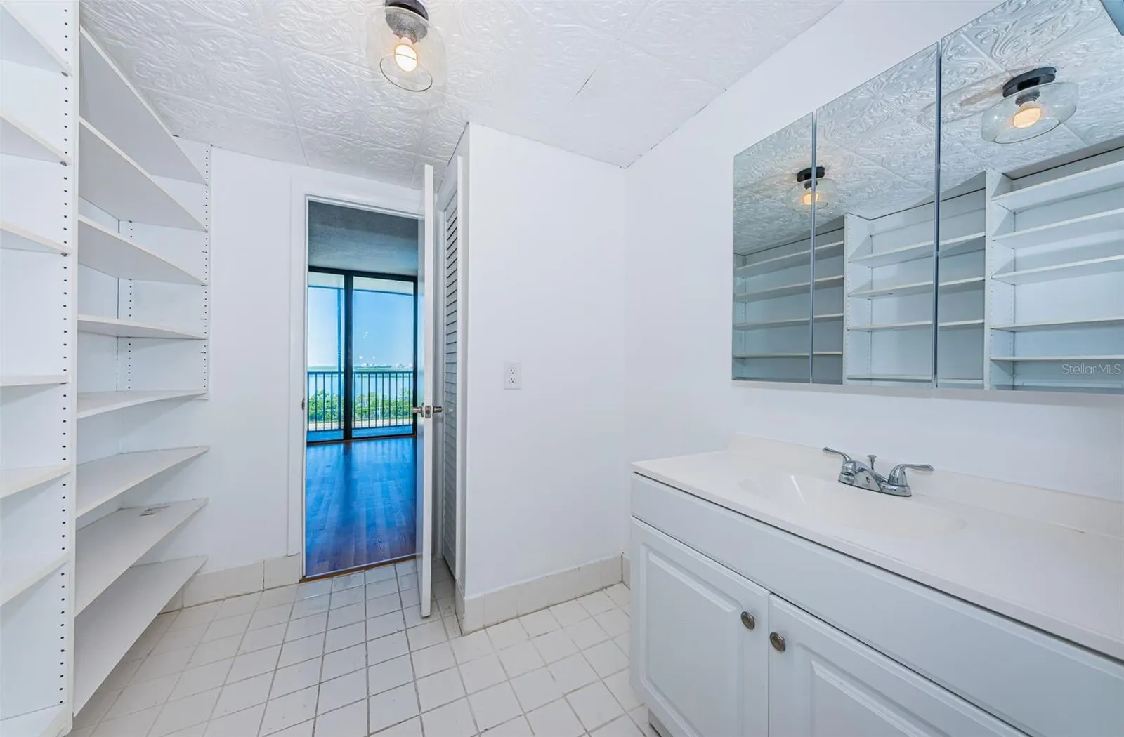 7100 SUNSHINE SKYWAY LN S #608, #608