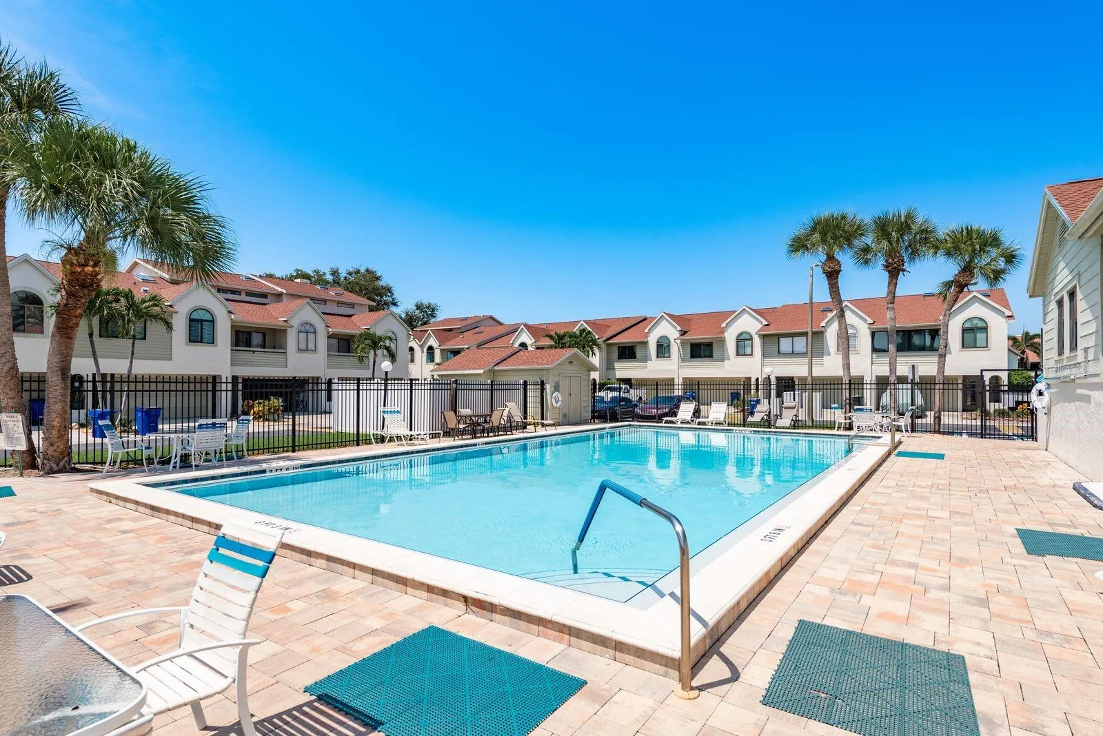 538 WALDEN CT