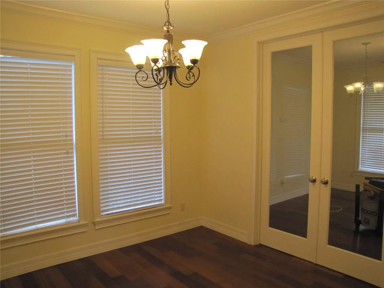 405 W PARK AVE