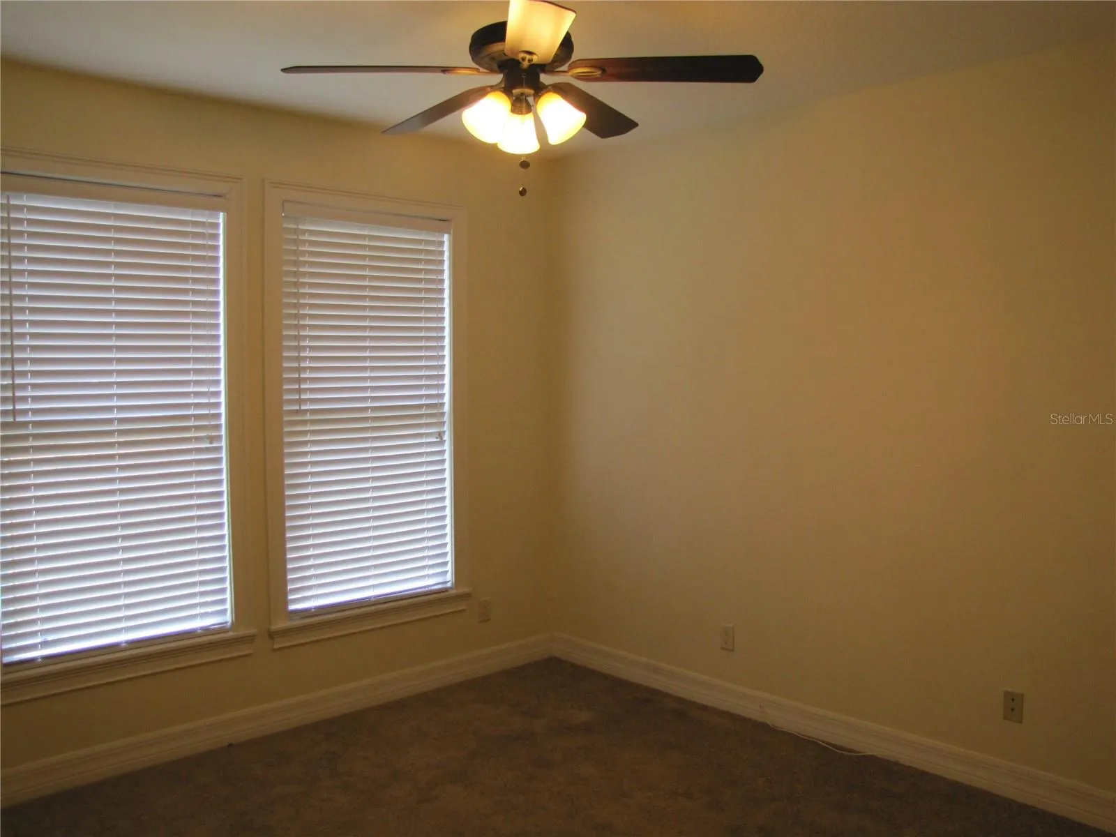 405 W PARK AVE