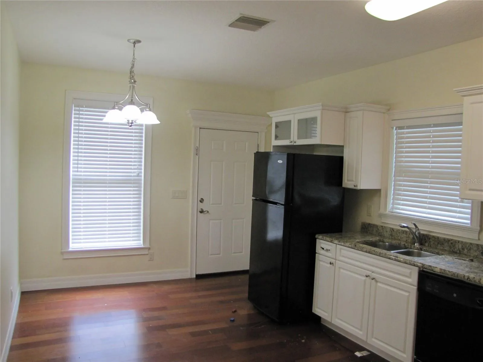 405 W PARK AVE