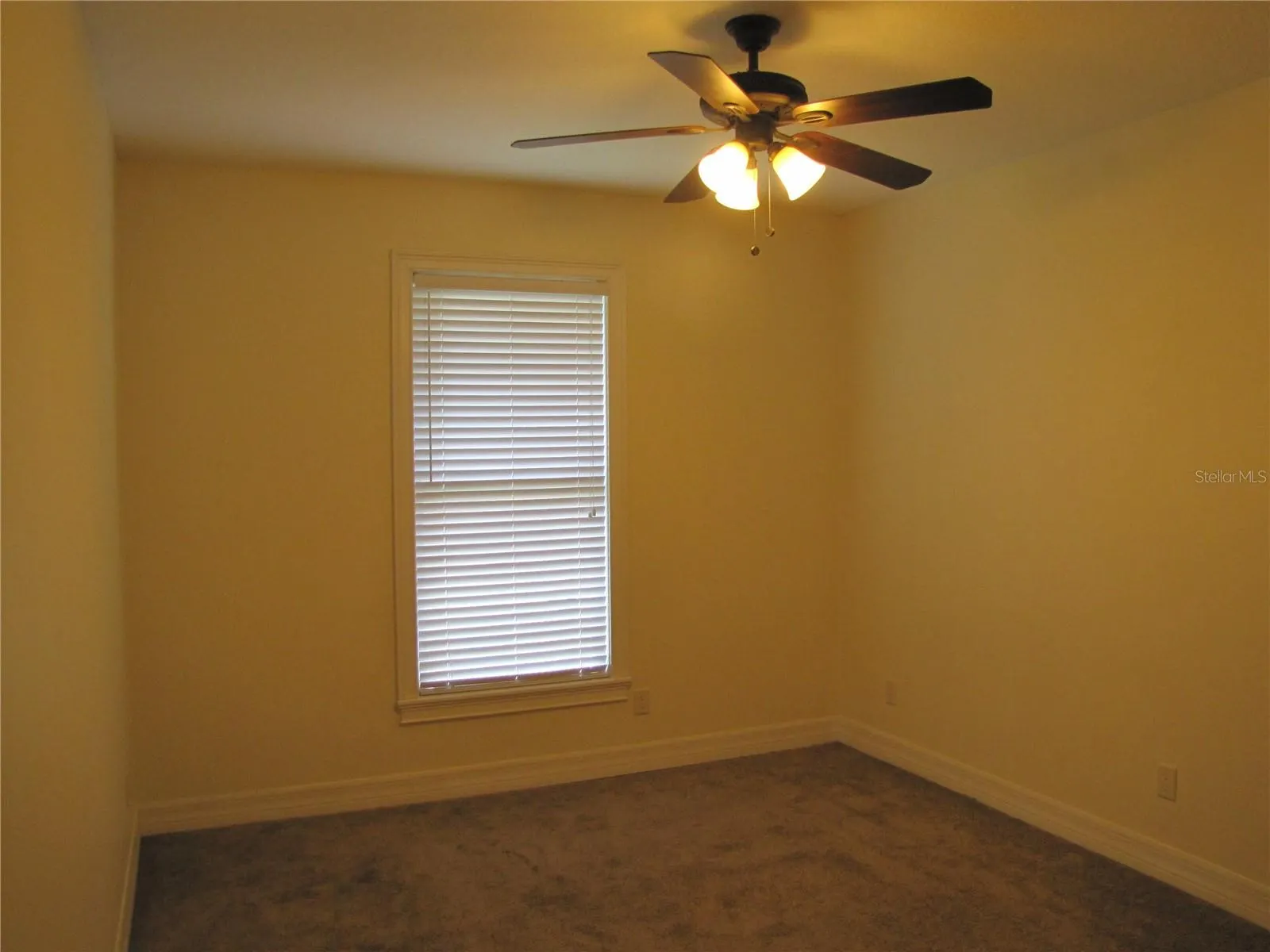 405 W PARK AVE
