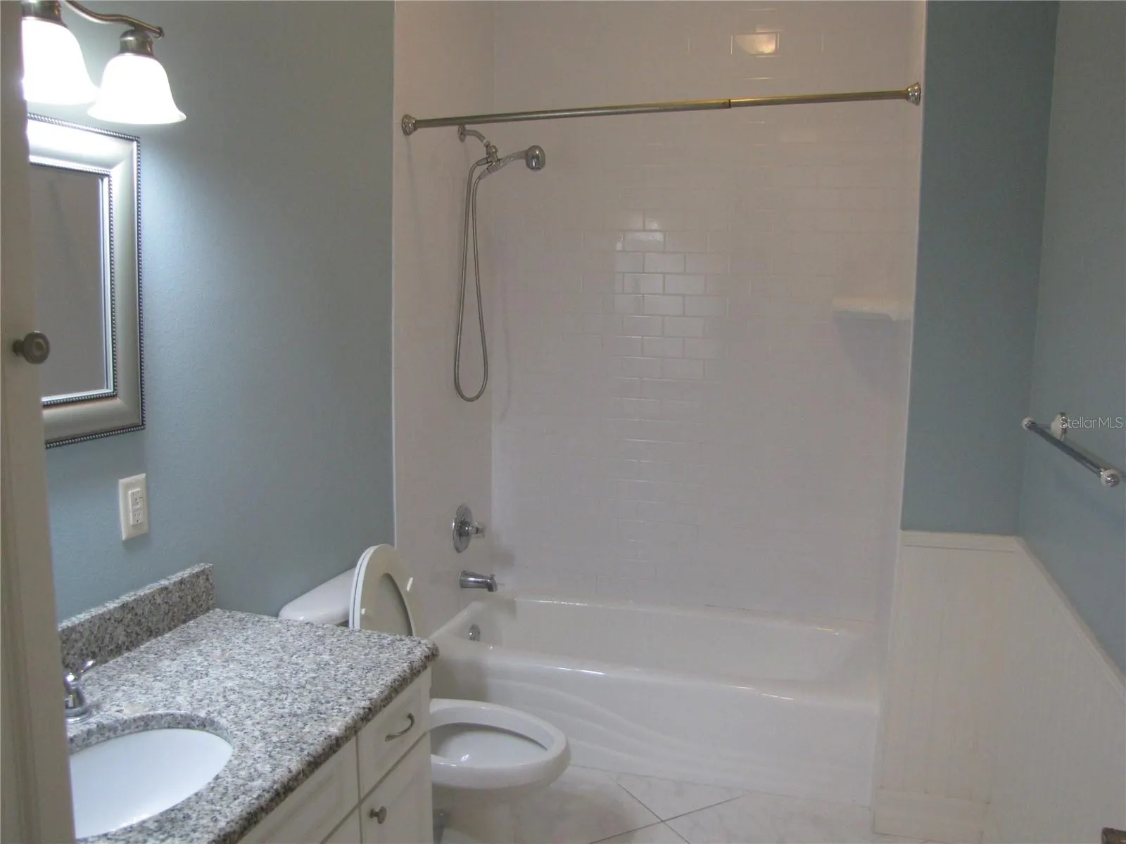 405 W PARK AVE