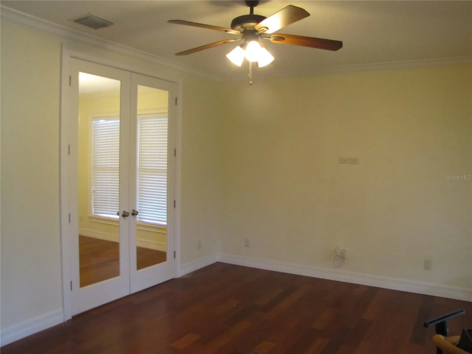 405 W PARK AVE