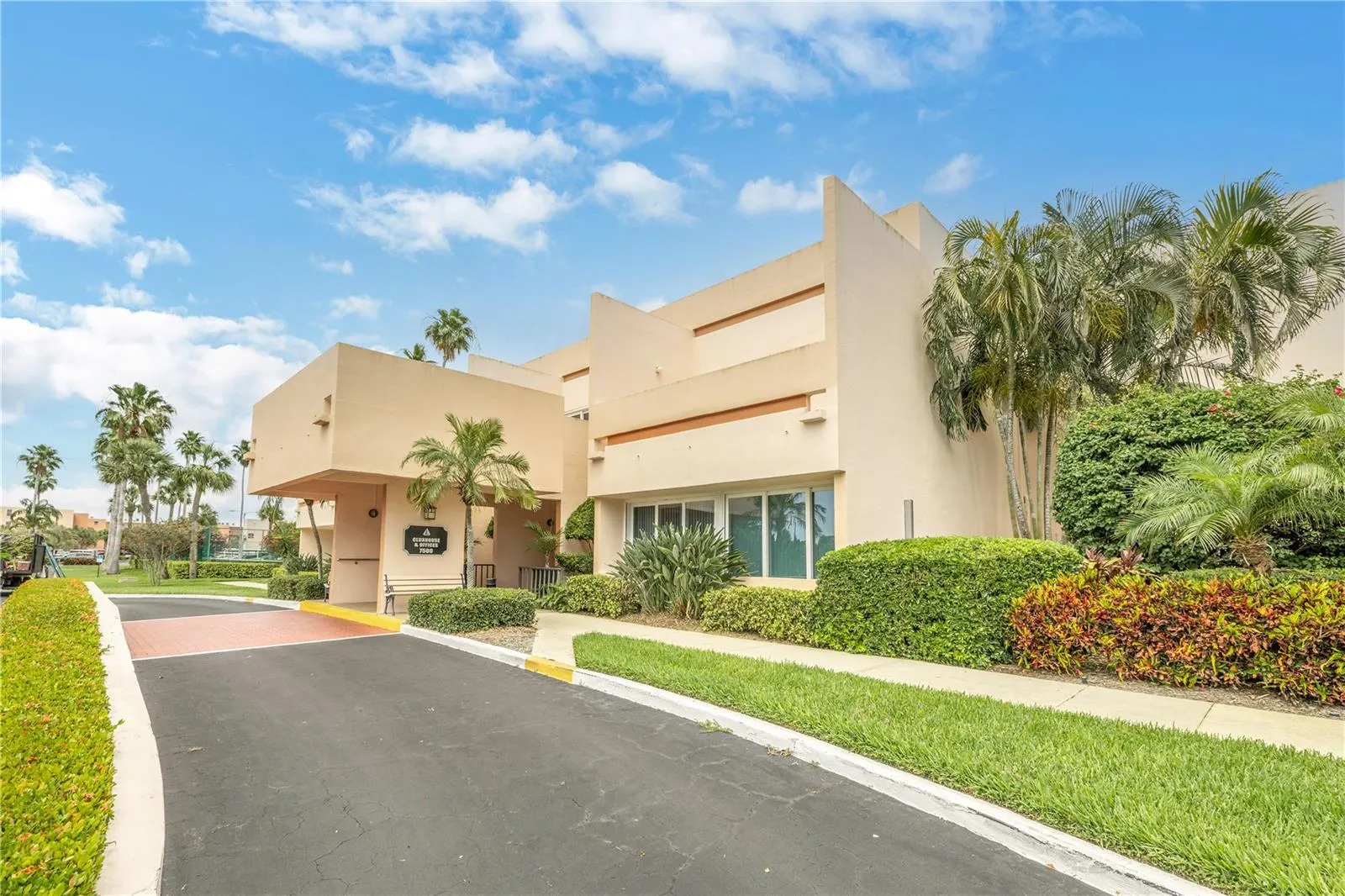 7700 SUN ISLAND DR S #401, #401