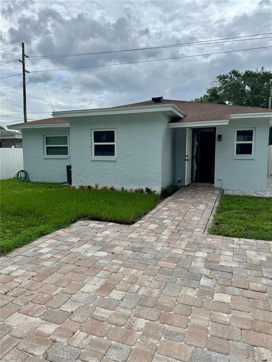 508 N STERLING AVE