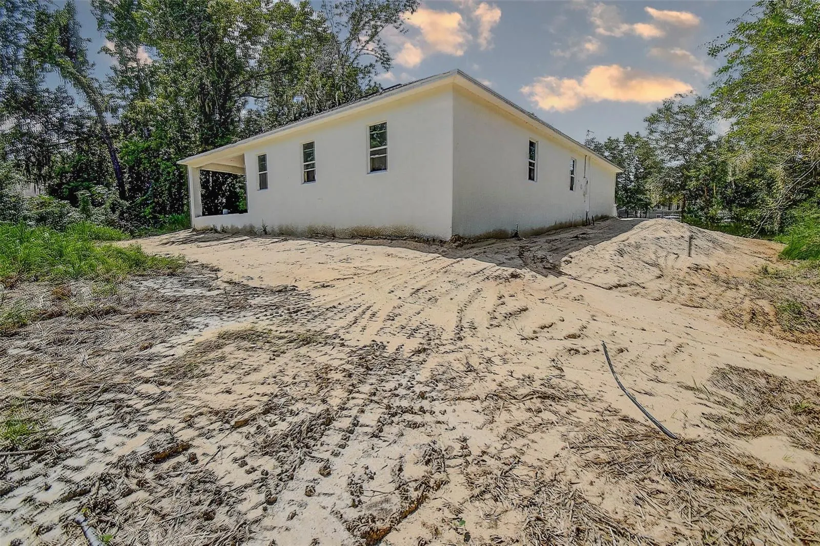 6320 WOODHAVEN DR