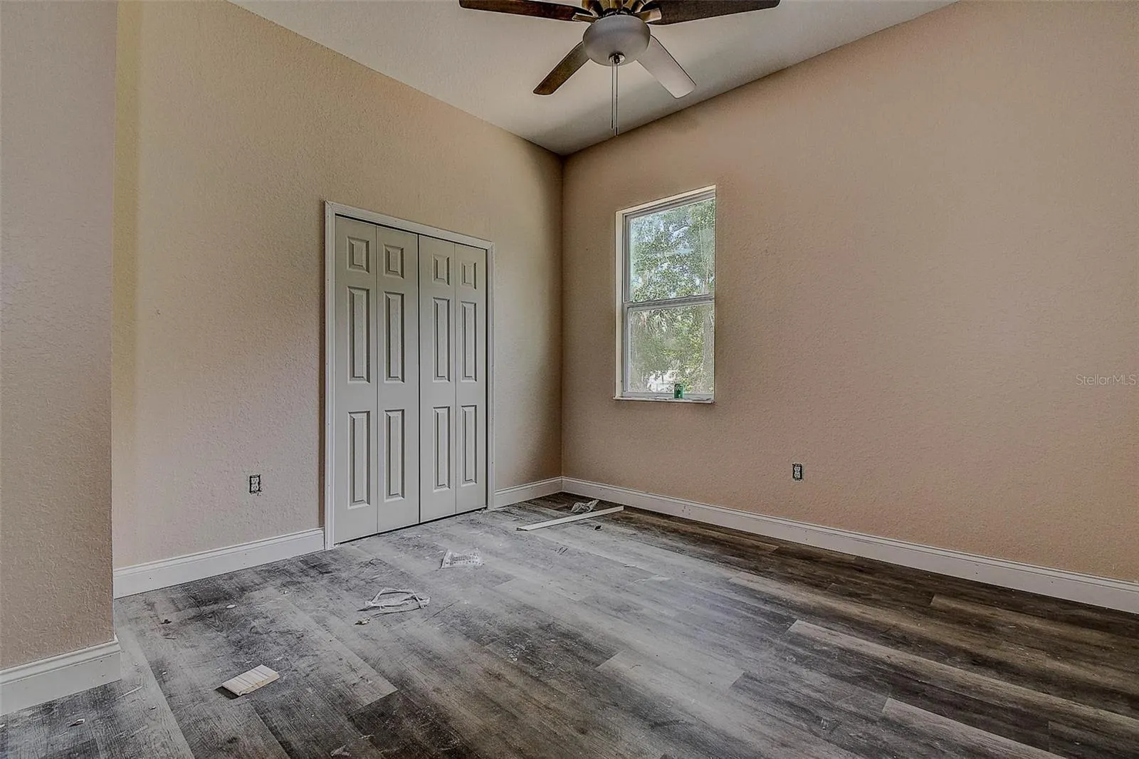 6320 WOODHAVEN DR