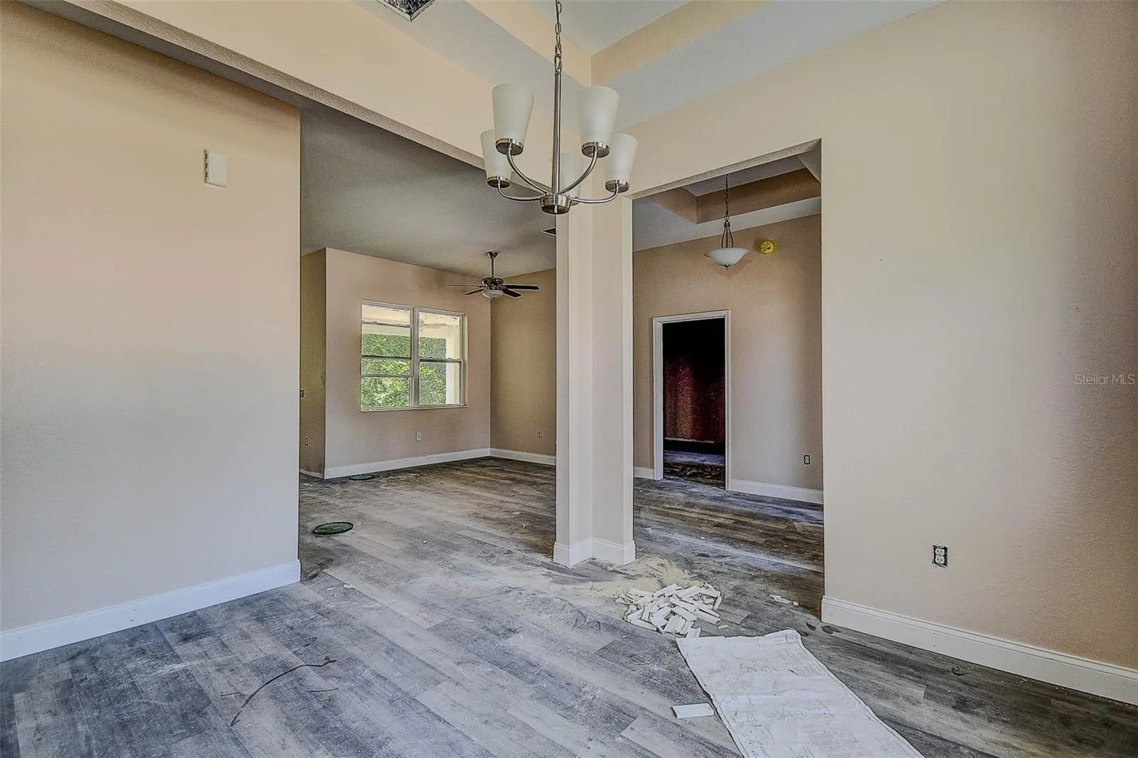 6320 WOODHAVEN DR