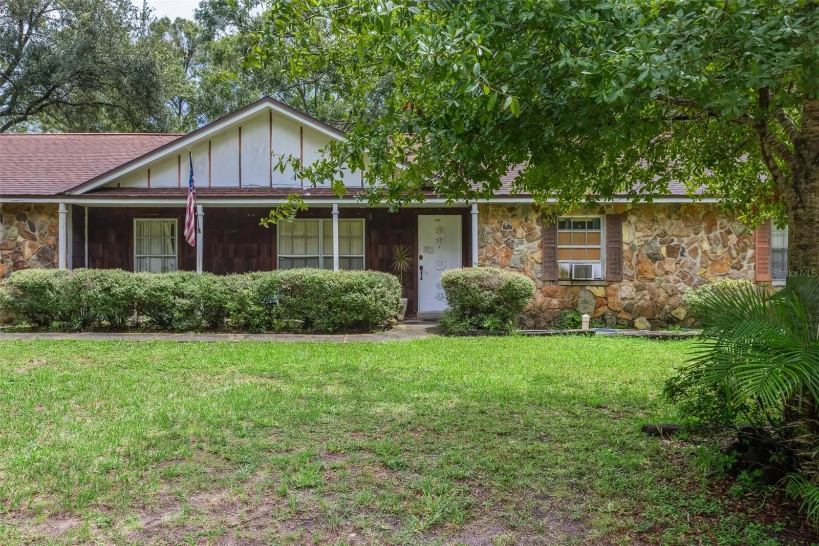 15509 WALDEN AVE