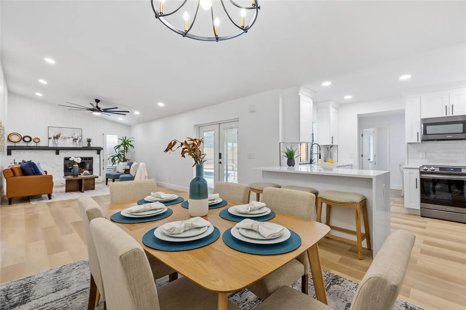 8143 SOMERSET DR