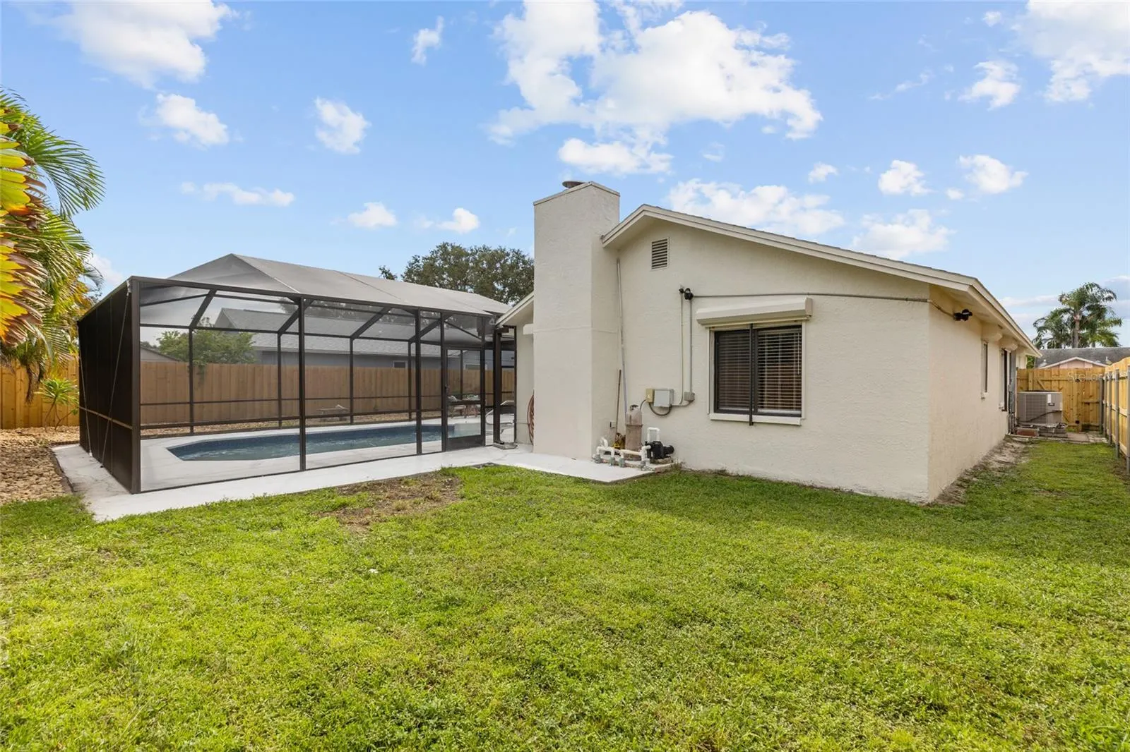 8143 SOMERSET DR