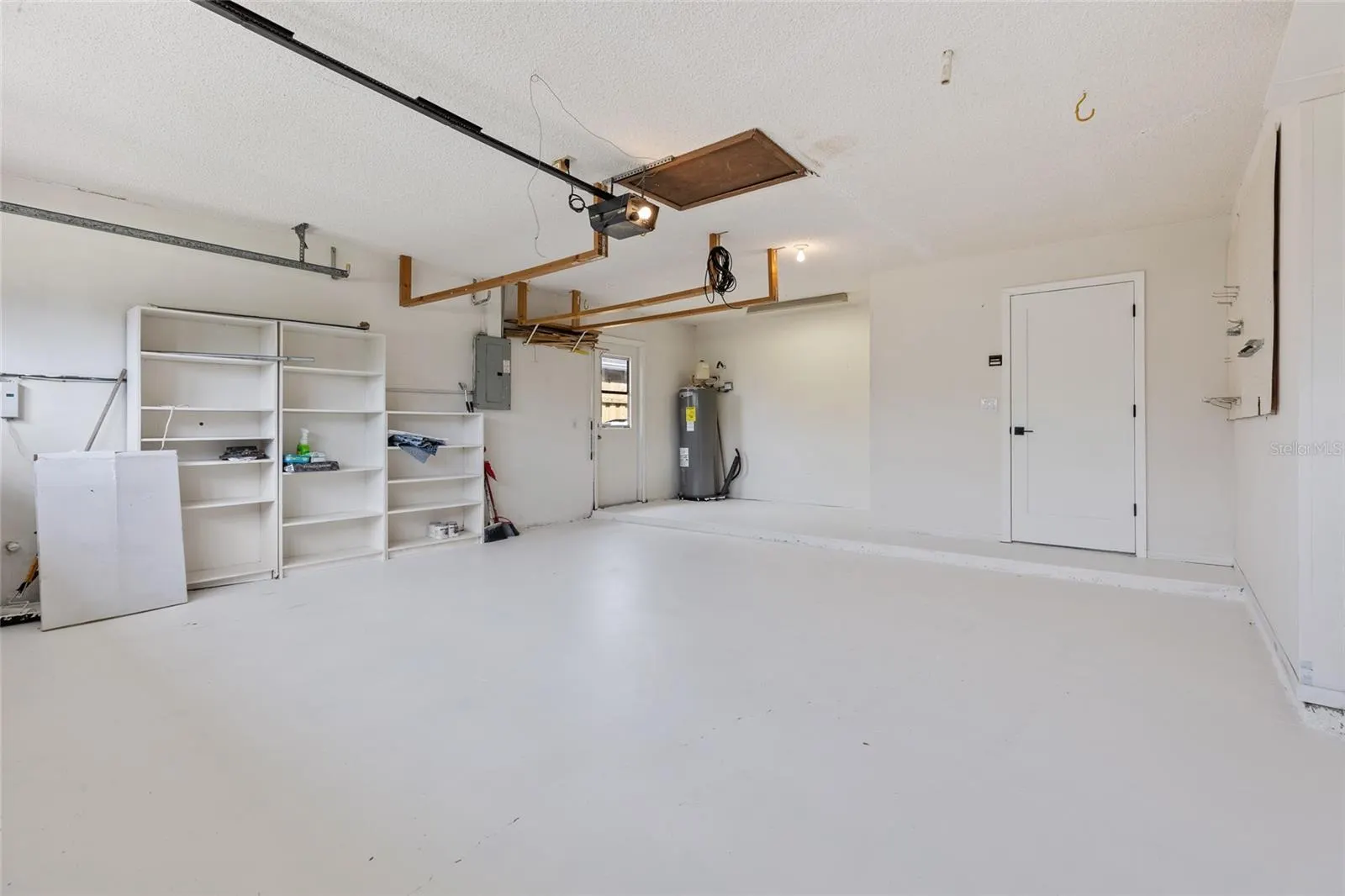 8143 SOMERSET DR