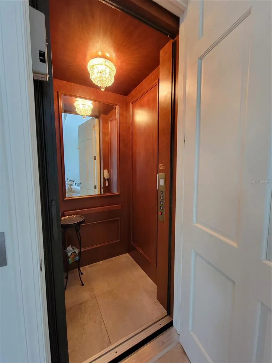 4125 CAUSEWAY VISTA DR