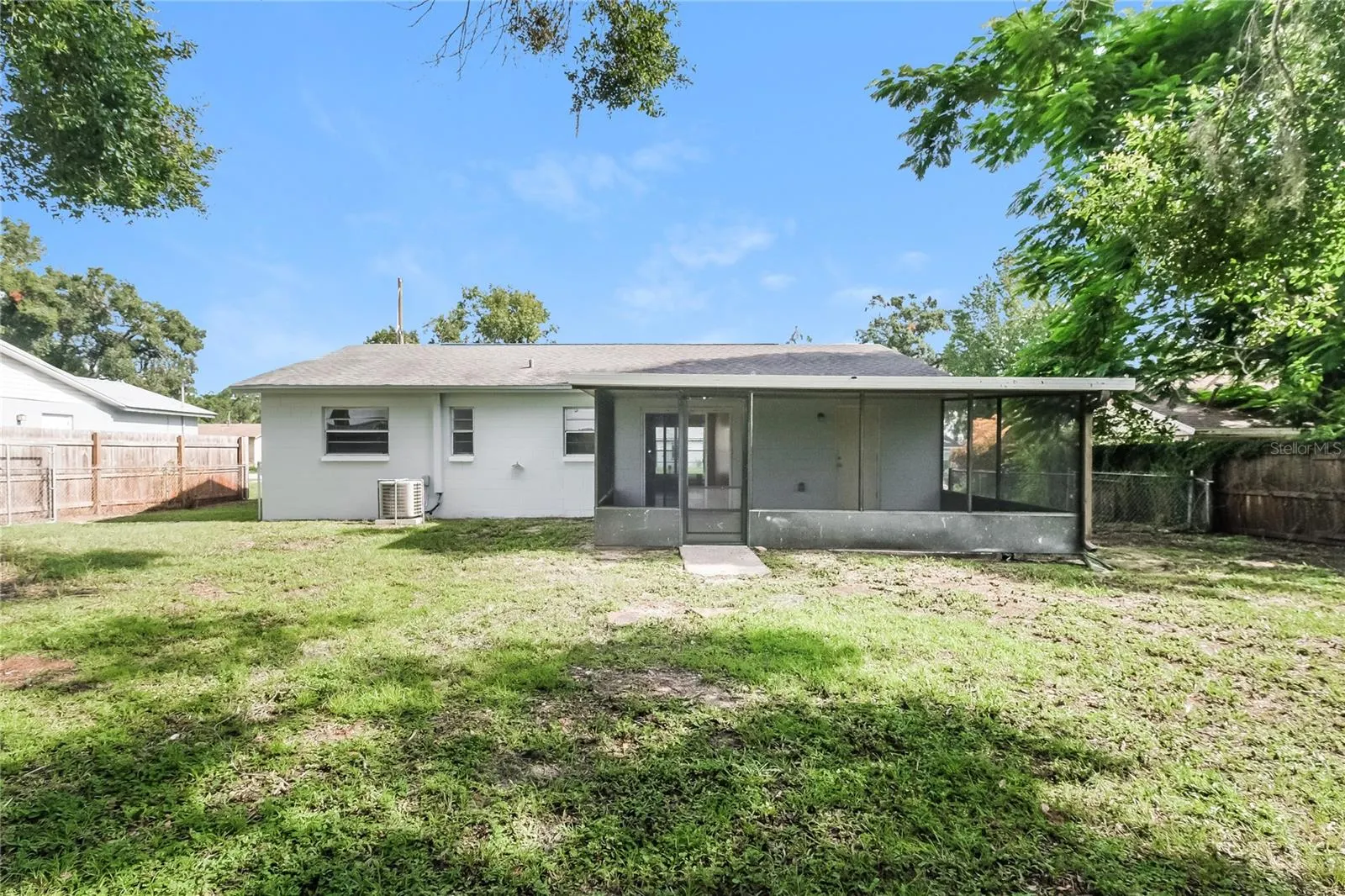 110 MAGNOLIA AVE