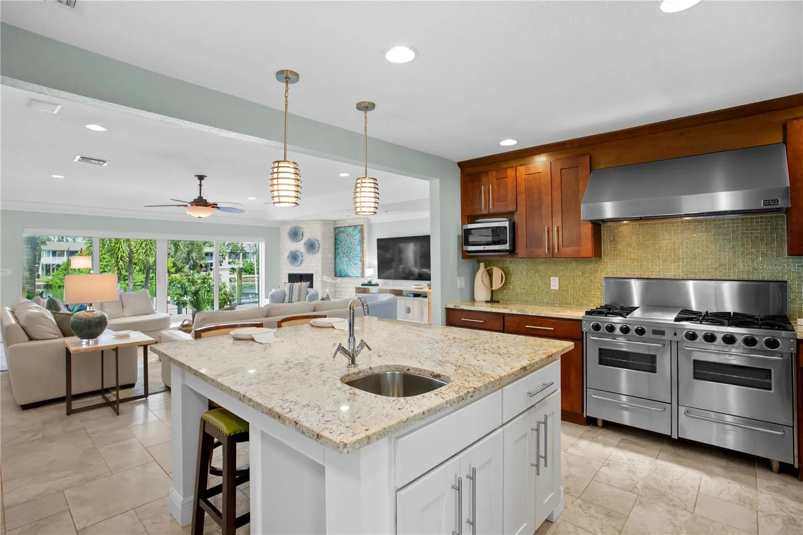 2950 ALTON DR