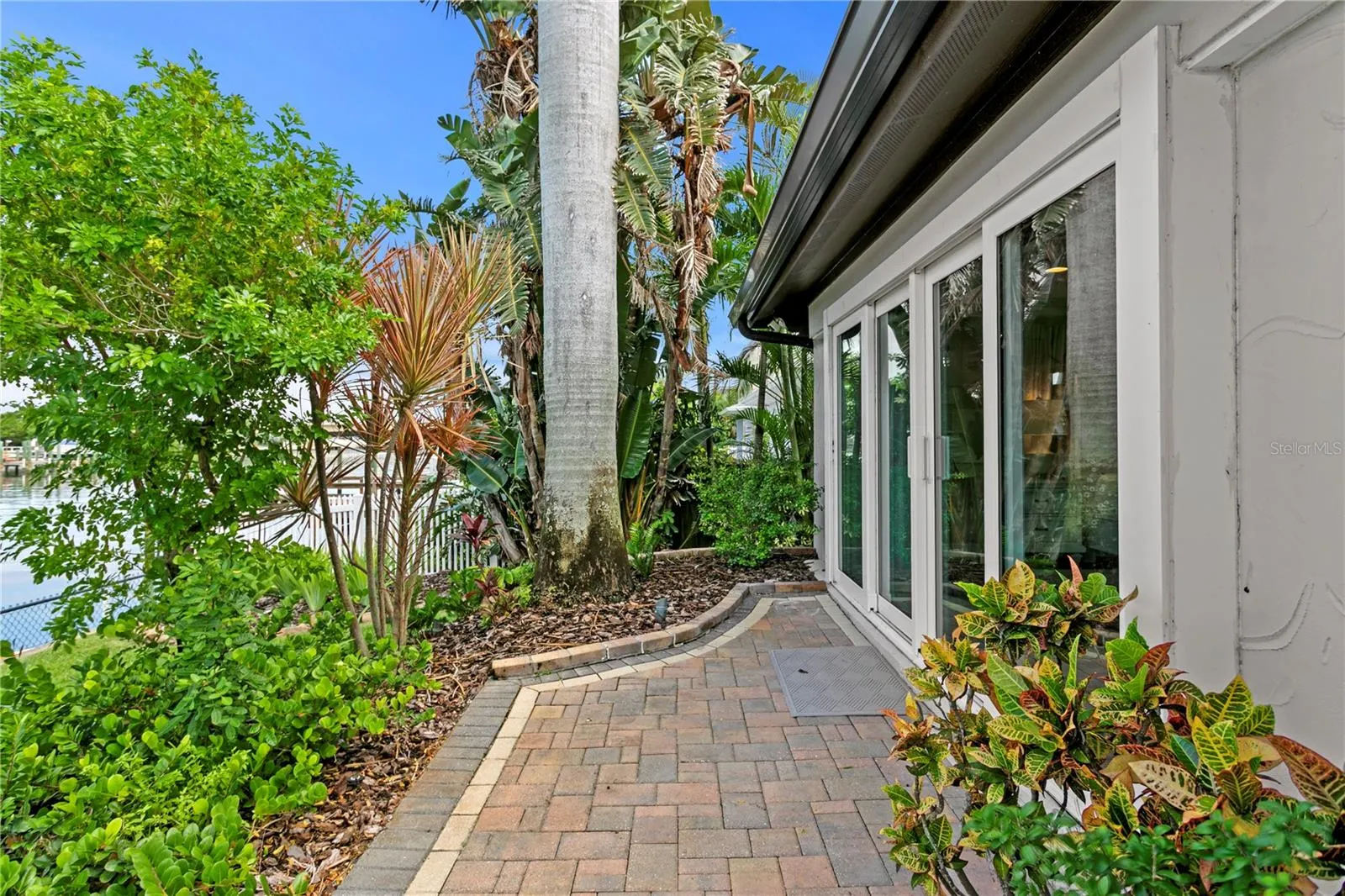2950 ALTON DR