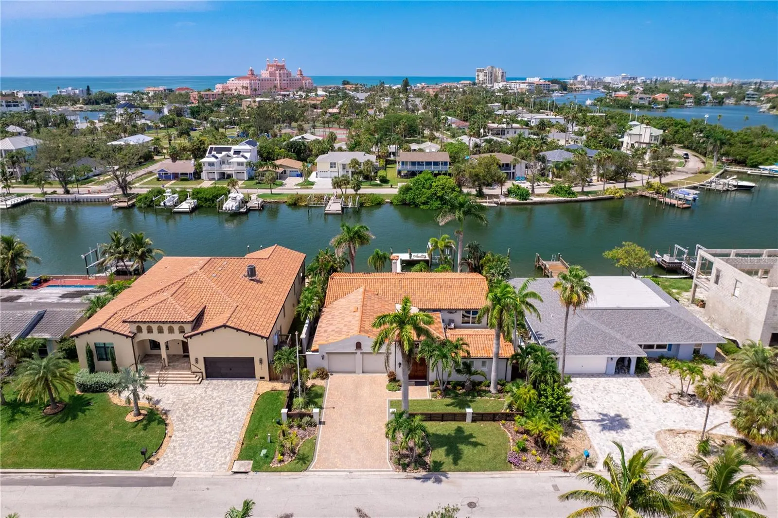 2950 ALTON DR