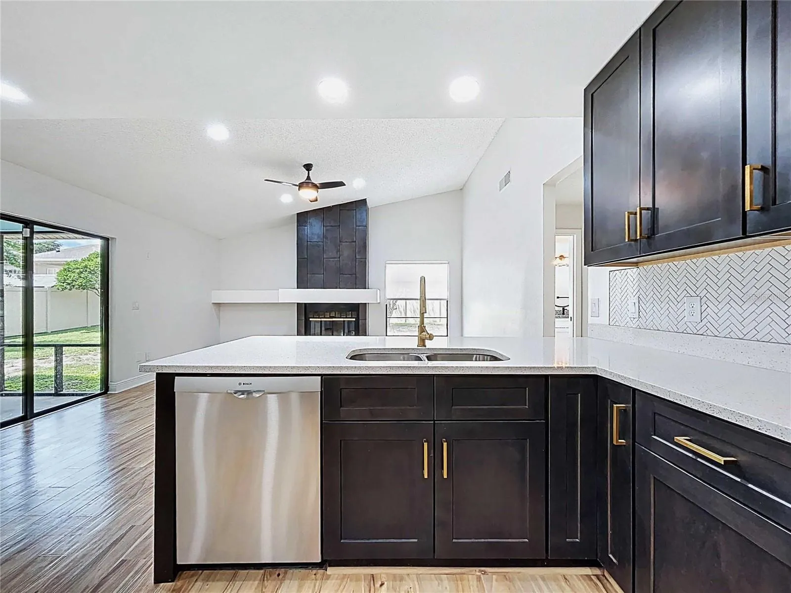 2556 ARBORWOOD DR