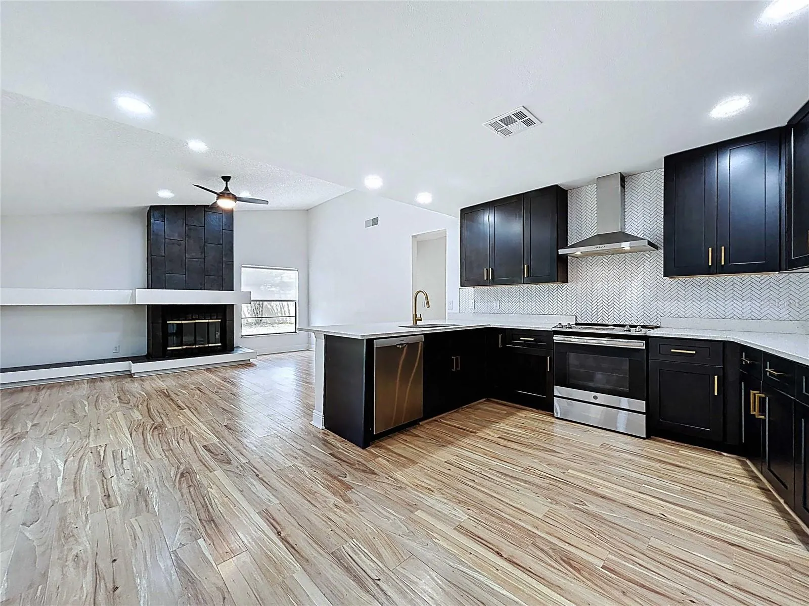 2556 ARBORWOOD DR